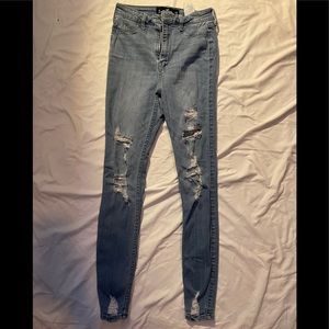 hollister ripped skinny jeans